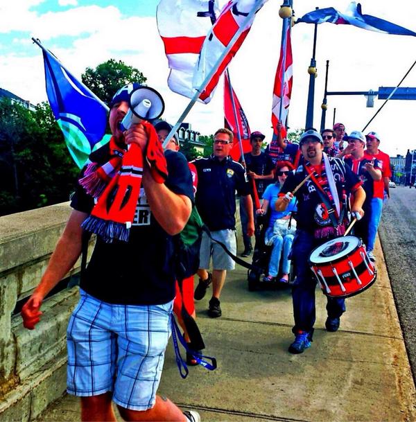 namujyoon's tweet image. We be marching @BytownBoysSC @OttawaFuryFC @naslofficial #OFFC #FuryFC #NASL #OTTvCAR #WeAreSectionW #BringTheNoise