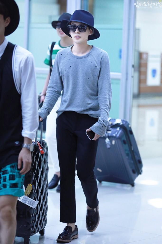 Bw844q2CAAAVg_e.jpg:large