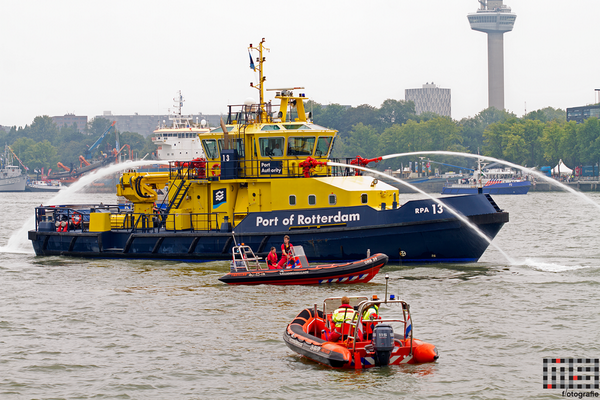 De_Havenmeester's tweet photo. RT “@marcvanderstelt: #RPA13 van @De_Havenmeester op de @Wereldhavendage @nlrtm #whd2014 #whd14 #NLRTM http://t.co/XXxqKcasfO”