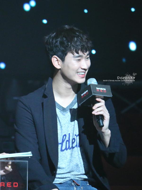 "<a href="/dorothy0216/">Dorothy</a>: 140903 샘소나이트 레드 콘서트 : 질보단 양으로 ㅠㅠㅠ 수현이가 너무 이뻤으니까. 뒷북업뎃 ㅋㅋ 
blog.naver.com/kimshuse "