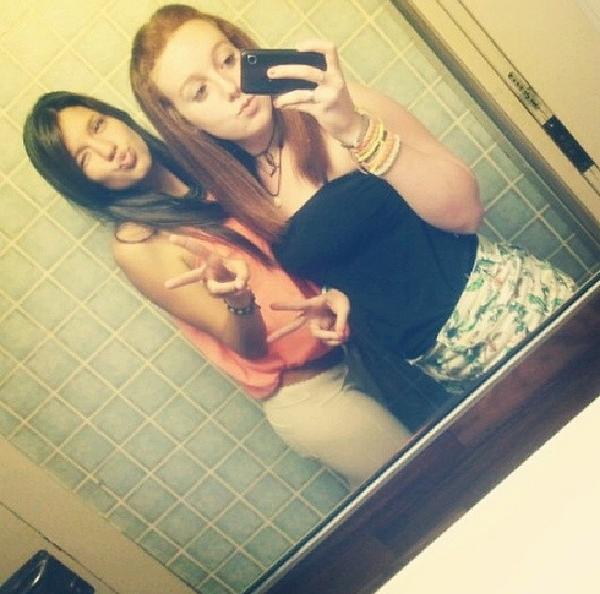 ndreasarmiento's tweet photo. la Feria de la Tapa a la que hace un aΓ±o fuimos @Lucefe15 y yo , y se hizo su instagram jajajajajajajaj #instabrillo http://t.co/P4FseF6Dvz