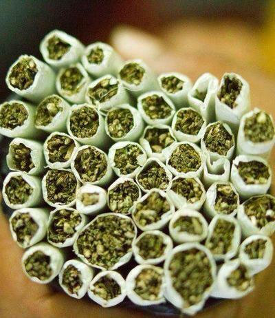 HiighTweetts's tweet photo. RT if you can smoke all of them http://t.co/aDVWZKhnNq