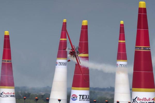 eddiegossage's tweet photo. The course @TxMotorSpeedway is tight, demanding. Finals today for #RedBullDFW air race! Beautiful sunny weather. http://t.co/it3GC9RdVG