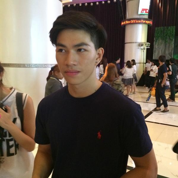 NeptuneFamily's tweet photo. วันนี้ เนปจูน ก็ไปนะรู้ยังงง
#ขอพื้นที่ให้นักแสดงตัวเล็กๆด้วยค่ะ 😹
#นานๆเจอทีหล่อเหมือนเดิม #อวย
#lovesicktheseries http://t.co/S8imJKDooW