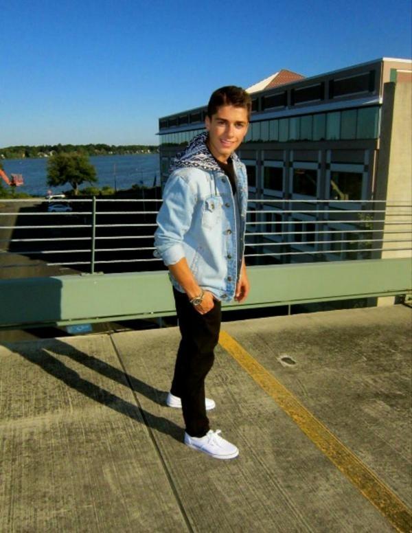 AlyssaMarie1116's tweet image. If you don't already , follow @benmadermusic His music is great #followbenmadermusic 💕