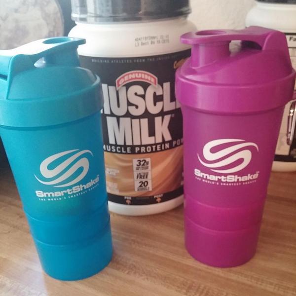 xtina_fernandez's tweet photo. Thanks @mandfhers &amp; @SmartShake for the #smartshaker i won!! I love it so much I &amp; bought a blue one for my husband! http://t.co/UwEx9hCl0f