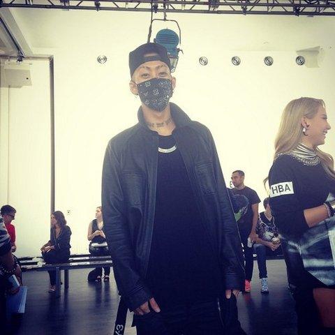 FUCKYEAHXIN's tweet image. XIN and CL at HBA RT @stylecartel Love the mask #HoodbyAir #NYFW #SpringStudios instagram.com/p/spolNgmGbc/
