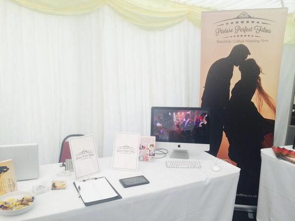 PicPerfectFilms's tweet image. Lovely day at @tudorbarneltham met some lovely couples! Thank you for having us! 🎩👰🎥
