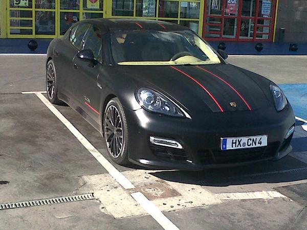 jaime_amat's tweet photo. Cualquier dia de estos le deja tirado el coche a Courtois #planpive #peazoporsche #peazobuga http://t.co/3jqMubAQkI