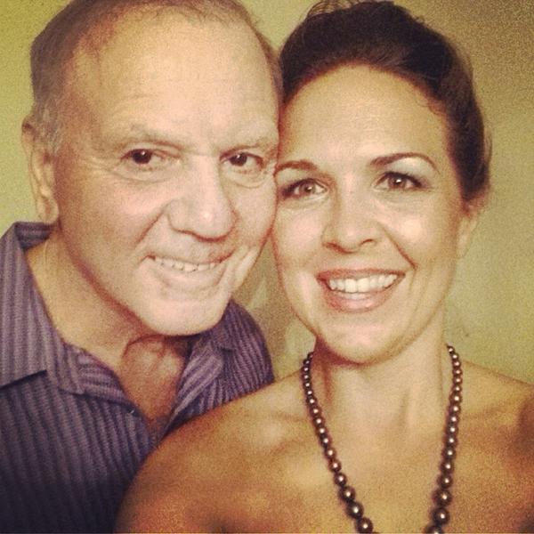steponmef's tweet photo. @Cbarilotti #cutestselfie #poppopfiore #maidofdishonor #babyshowercohosts http://t.co/v06bIJOBp4