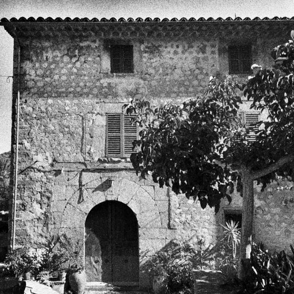 ManuCatMan's tweet photo. Sóller es bonito sí, también en B&amp;N #Mallorca #igersmallorca #bande #igersspain #loves_b... http://t.co/zG9ijuG1Db http://t.co/SuguvekeTa