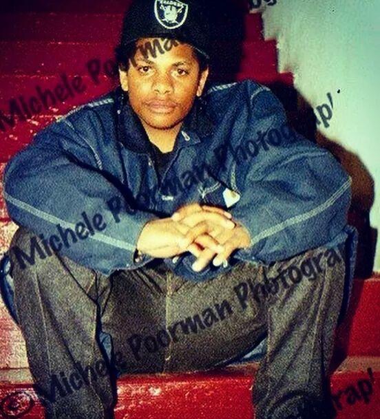 Happy birthday to MY favorite rapper the god father of rap! Eric Wright aka Eazy E 