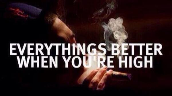 FemaleStoners's tweet photo. RT if you agree http://t.co/zjT6B2v7Ru