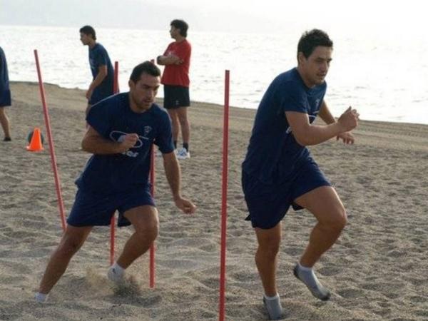 "<a href="/Javiluque7/">Javi Luque</a>: Acepto el reto de <a href="/gabino_cc/">Gabino Carmona Colón</a> y nomino a <a href="/jsrgra/">Jesus Sierra</a> <a href="/crespolerida/">Juan Pedro Crespo</a> y <a href="/vitugol/">VITU🇪🇸</a> #FotoFutbolera " cual es reto?