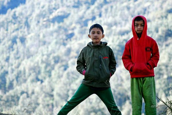 amalia_sasuke's tweet photo. Kebersamaanku dgn 2 malaikat kecilku di MT. Rinjani...I Love You So Much my dear's... http://t.co/DaTRcPECc3
