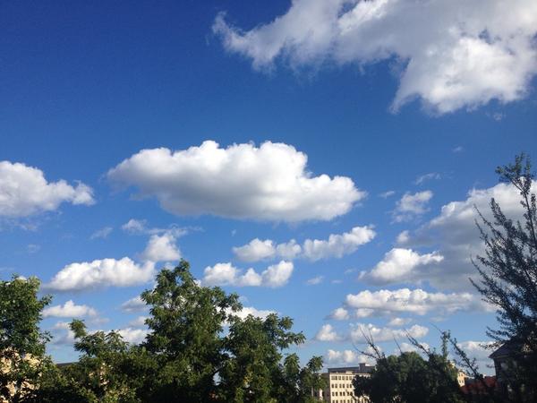 han_bauer's tweet photo. @uwaos100_2014 cumulus clouds looking east over campus 9/6/14 at 5:00 p.m. #HaBau http://t.co/ahleDYGUVi