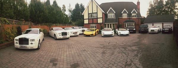 aleem_official's tweet photo. Cars http://t.co/7JMOpQvyaK