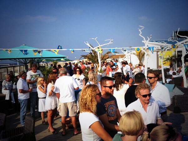 bright_nl's tweet photo. Het is een mooi feest! #Bonaire  #bright http://t.co/ntsveBLCTC