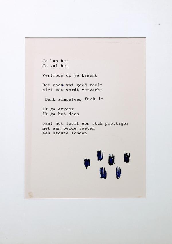 annefloor's tweet photo. Nog 26 uur te gaan, mensen! Moments staat maar 10 euro voor op de nr 3, dus gogogo! Please RT http://t.co/GtaimwnoDo http://t.co/5HjAi0TjWo