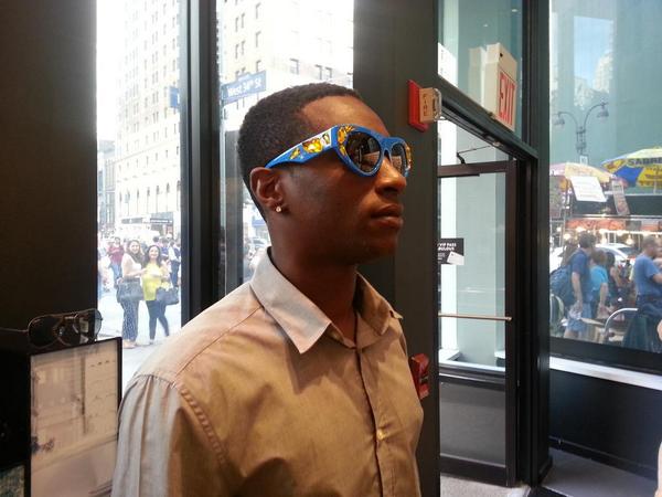 SakornU's tweet photo. #heraldsquare #makeitreign http://t.co/hLBkMoPIW7