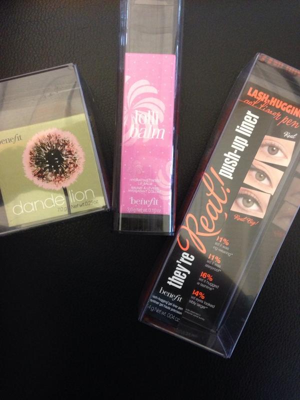 BenefitID's tweet photo. Wohoooo love love!! RT @annapearltung: Vending machine success! @BenefitID #benefit #rdu #makeuptogo http://t.co/l1kPZF8pf1