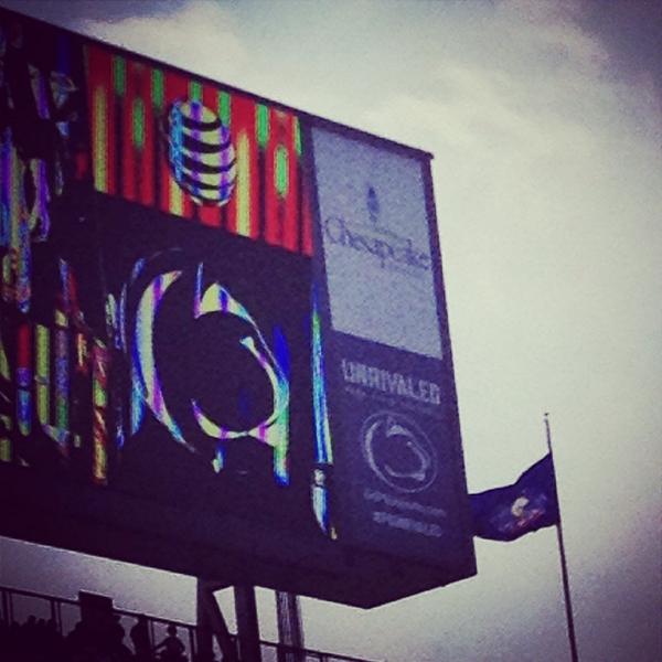 AlyssaRyna's tweet photo. Love seeing @Chesapeake  at @PennStateFball #WeAre #CHKInterns http://t.co/N5nafmk0hJ