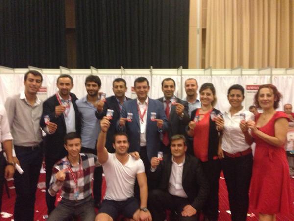 Kurultayda benimle birlikte 2 gün canını dişine takan 12 kişilik gönüllü ekibimize ne kadar teşekkür etsem azdır.