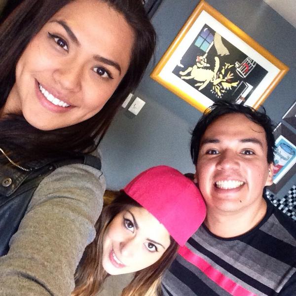 majoespinosa_16's tweet photo. Terminando entrevista de este gran movimiento @BOOTYJAM1 por @ExquisitoFiufiu @ChanfleCerqueda 🔥 #mamabooty #mamafyah http://t.co/OJTMotDCLW