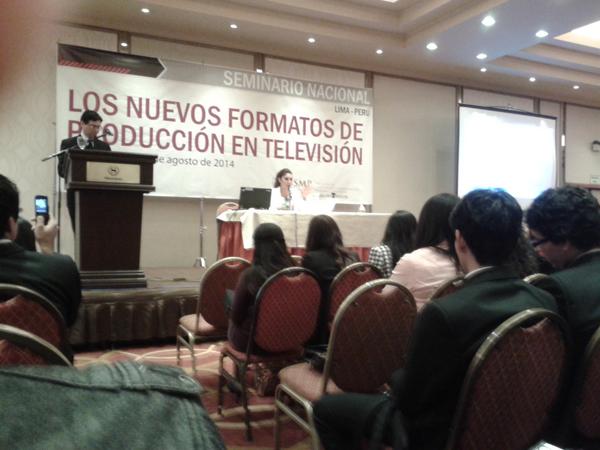 RenzoParedes18's tweet photo. “El periodismo no es una profesión sino una vocación” @aliciaretto. Gracias por la ponencia de hoy #TvUSMP http://t.co/rx8Z9AnkFd