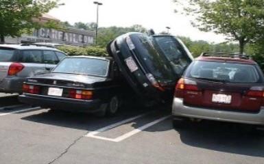 stephLikesCake's tweet photo. Parking at college like http://t.co/38HvuU6pXZ