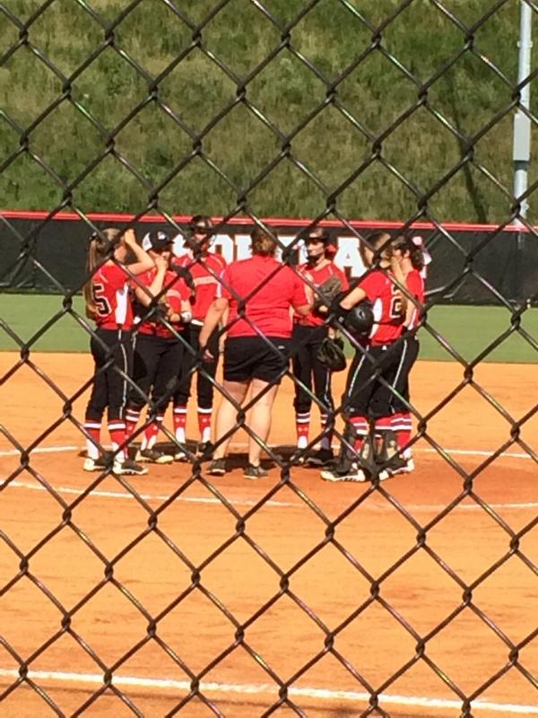 OrangeJelloLA's tweet photo. JV working hard! #Warriors #blue27 @ashlynjones135 @CHS_Warriors @chsfastpitch http://t.co/0sGPDRZKrT