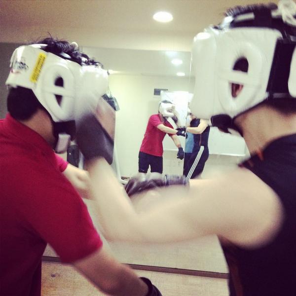 jkdroh's tweet photo. Full contact sparring...!!!
#JKD #절권도 #jeetkunedo http://t.co/UMFTWRkXiw
