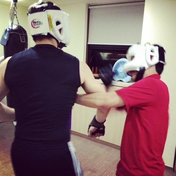 jkdroh's tweet photo. Full contact sparring...!!!
#JKD #절권도 #jeetkunedo http://t.co/UMFTWRkXiw