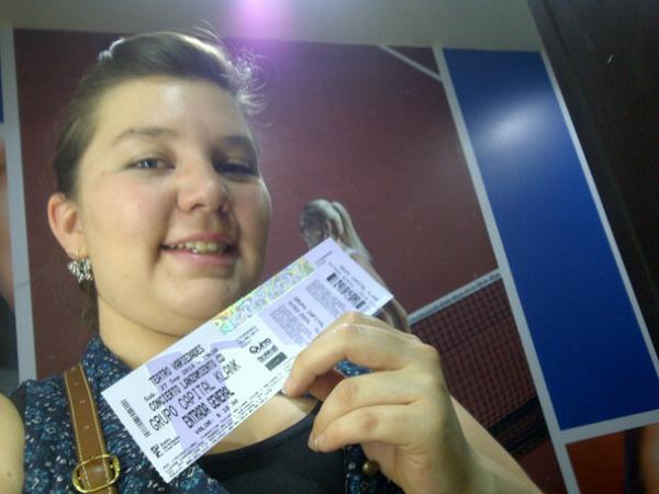 A primera fila <a href="/diegrotorres/">Diegro Torres</a> ya lista la entrada..  <a href="/klankmusic/">Capital Klank</a>