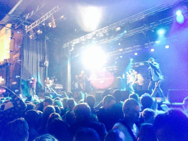 HEYITSMARIJN's tweet photo. Jullie waren nice @MrPolska @Jebroer @Digitzz @Skintooo kid de blitz &amp; boaz vd beats @FeestDJRuud @ThePartysquad http://t.co/ppgv1kjqIm