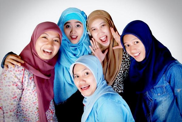 tikapus257's tweet image. Teman seperjuangan.. #fotostudio #kenangkenangan #kumpulkumpul #ngampussampaimampus #lovethemsomuch #kesayangan