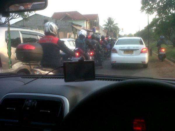 prabowomedia's tweet photo. 06:51 Arus laln Jl.Lenteng agung arah Tanjung Barat padat RT @dittoprabowo http://t.co/zM7CincnZe