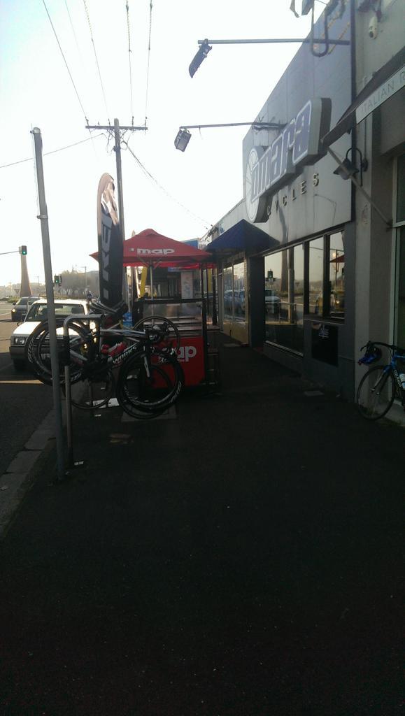 chaingangride's tweet photo. Road trip to Geelong. Quick stop in black rock to drum up support http://t.co/bQjEm7azOD