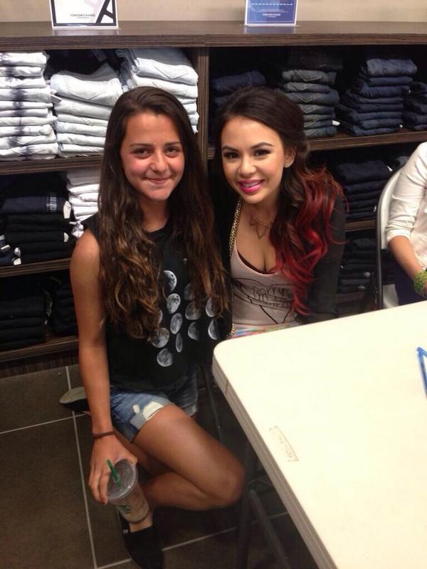 MeetGreet_Goals's tweet photo. #RIPMona I just cried so hard, I'm going to miss @JanelParrish on PLL so much😔 http://t.co/SX1Sjkc95K