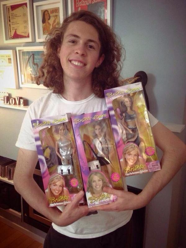LiamMcEwan's tweet photo. Who needs VMAs, Emmys or Grammys when you have Britneys? http://t.co/3D4J1C7Xsh