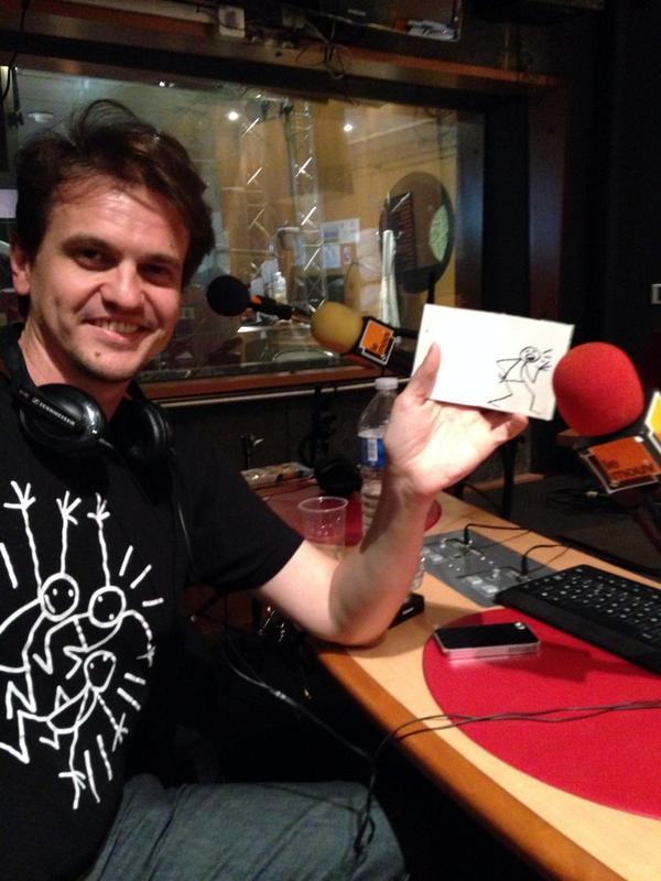 Mouvmatin's tweet photo. Voici le tout petit support d'Elyx et son papa ! #HelloElo Cc @ElyxYak http://t.co/LklhRH4M5K