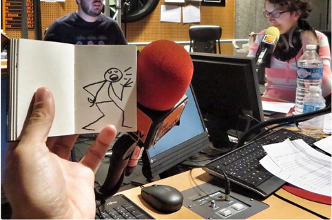 Mouvmatin's tweet photo. Elyx a suivi son papa ce matin dans le studio ! #HelloElo http://t.co/iR89B8mHSG
