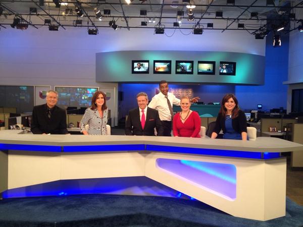 ¡Que descansen! Gracias por su sintonía. <a href="/fgomezunivision/">kurosaki_ussaa</a> <a href="/cydmariefleming/">Cyd Marie Fleming</a> <a href="/lizalugo/">lizalugo</a> <a href="/ramonenriquepr/">Ramón Enrique Torres</a> y Roberto Arias.