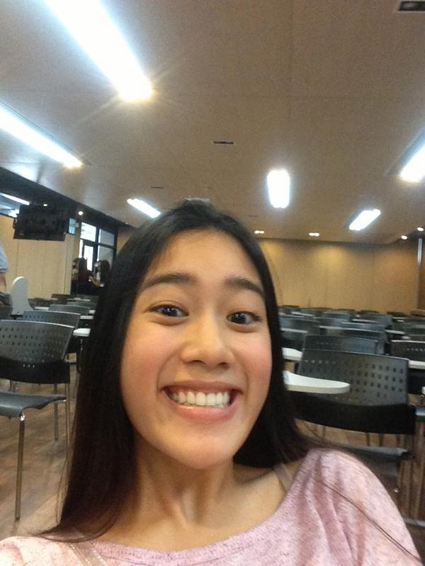 kemisarabelle's tweet photo. เลิกเรียนคาบเช้าแล้ว เย้ http://t.co/8xQAlfpwYS
