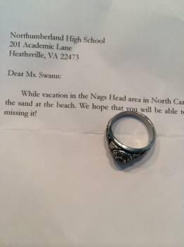 MeHereWhereYou's tweet photo. @MeHereWhereYou - Virginia Teen Reacts to Getting Class Lost Class Ring Back
Readmore: http://t.co/T2NYLCFwX1 http://t.co/Xox2KPgWUb