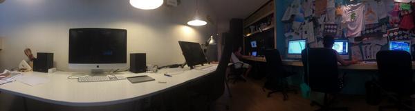 barbeando's tweet photo. Otro día de curro junto a @NomadRoom para @SatoSportClub http://t.co/QbZwGPkQ5Z