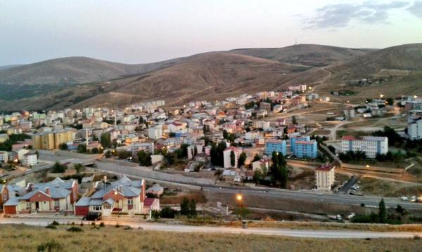 gssbbw's tweet photo. BAYBURT http://t.co/hna4CRfdSp