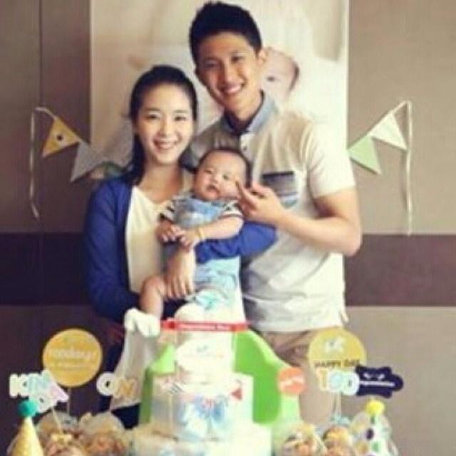 Henecia Romania: [Photos]HyunJoong's Hyung with baby nephew