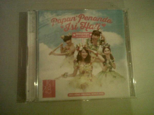 Detective_Ve's tweet photo. RT @BedaFamiglia: Jadi saya bareng #MinHah juga. Ini penampakan muka CD-nya. #LRKnP http://t.co/C1OKjDfT46