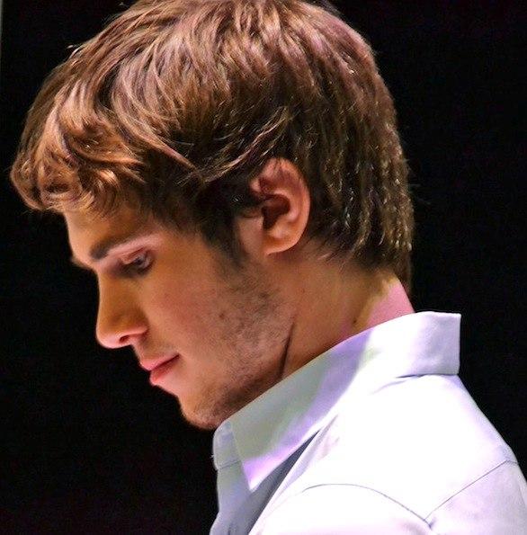 Happy Birthday ! :) I wish to let all your dreams come true!!! ;)
Youre a great guy! 